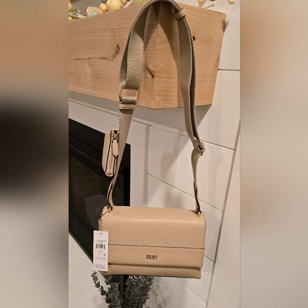 DKNY PURSE 🤍 NEW ~ Crossbody Flap Magnetic Closure Popular Spring Color "Evon"
